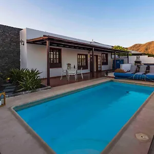  Villa Pola Marinas